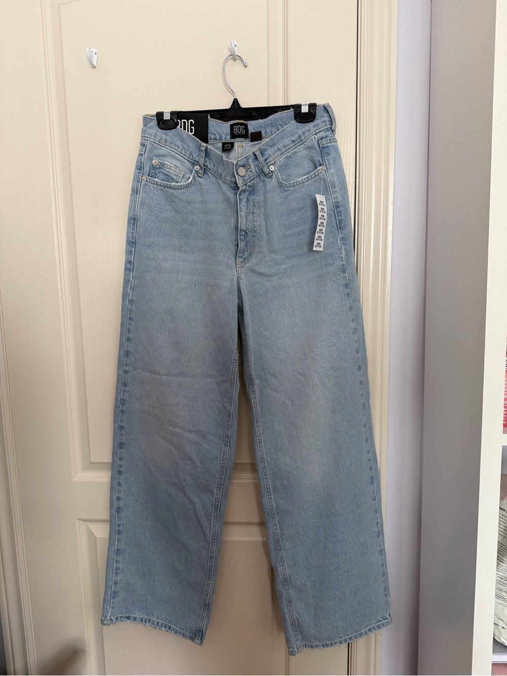 BDG Light V-Front Blue Wide-Leg Jeans